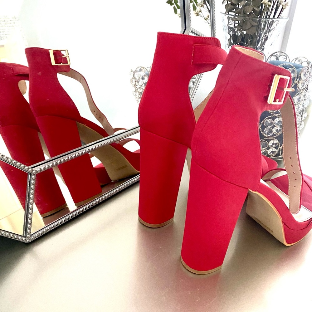 Hot Red Platform